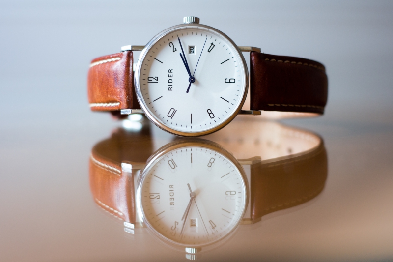 maroquinerie-CUEBRIS-min_analog-watch-1869928